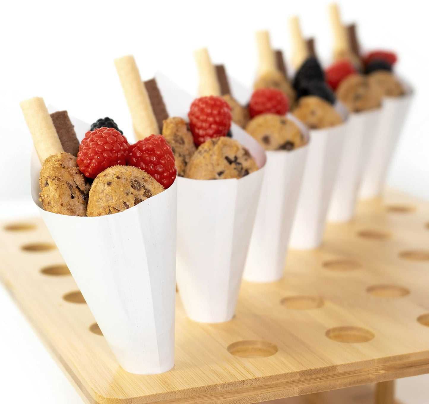 MONTX® 200-Pack Disposable Food Cones | 7" or 6" | White Food-Safe Paper Charcuterie Cones for Appetizers, Popcorn, Snacks, Confetti | Eco-Friendly Alternative to Wood Cones (6 Inch)