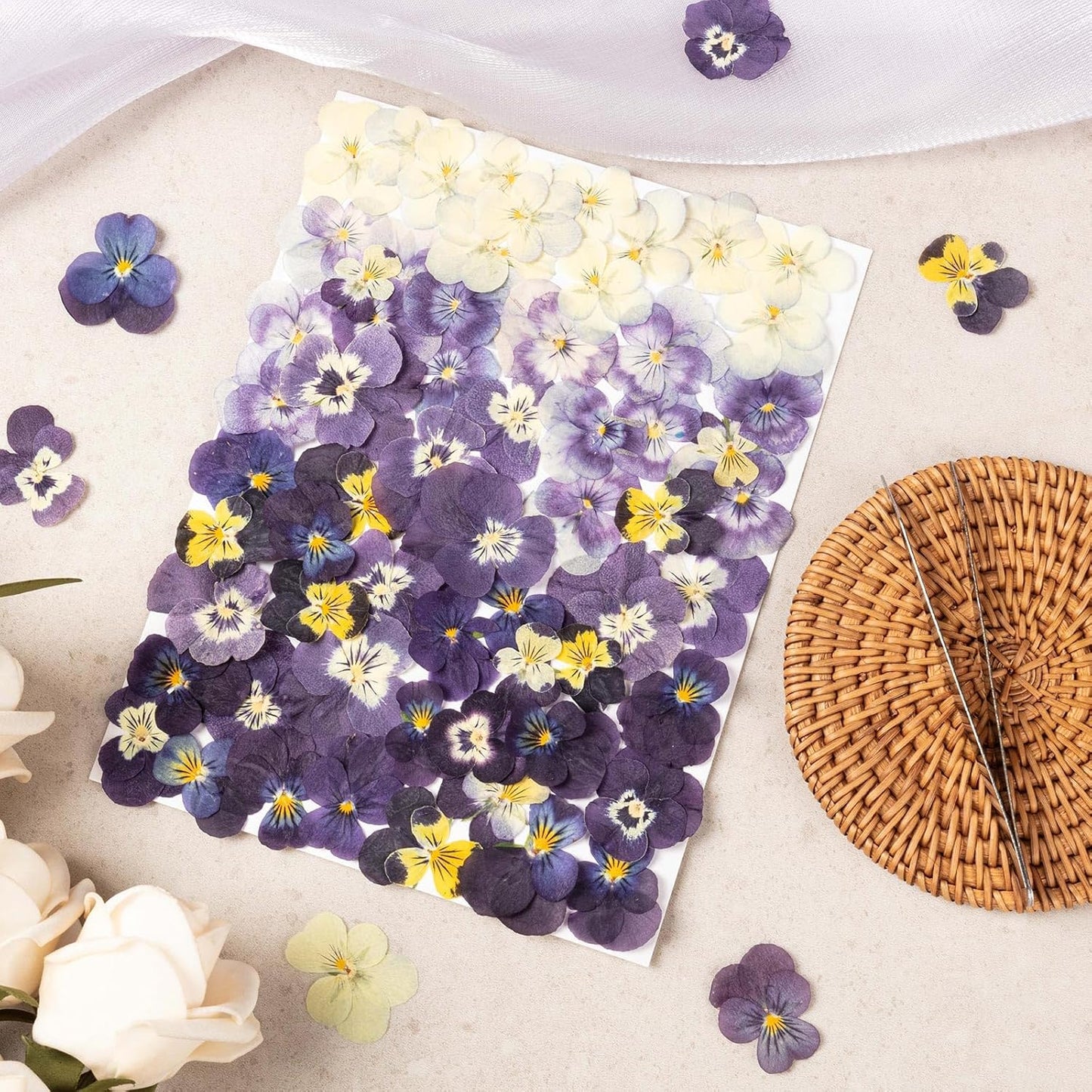 60Pcs Dried Pressed Pansies Flowers for Cake Decorating, Purple Real Dry Flower for Resin Art Crafts Jewelry Decorations